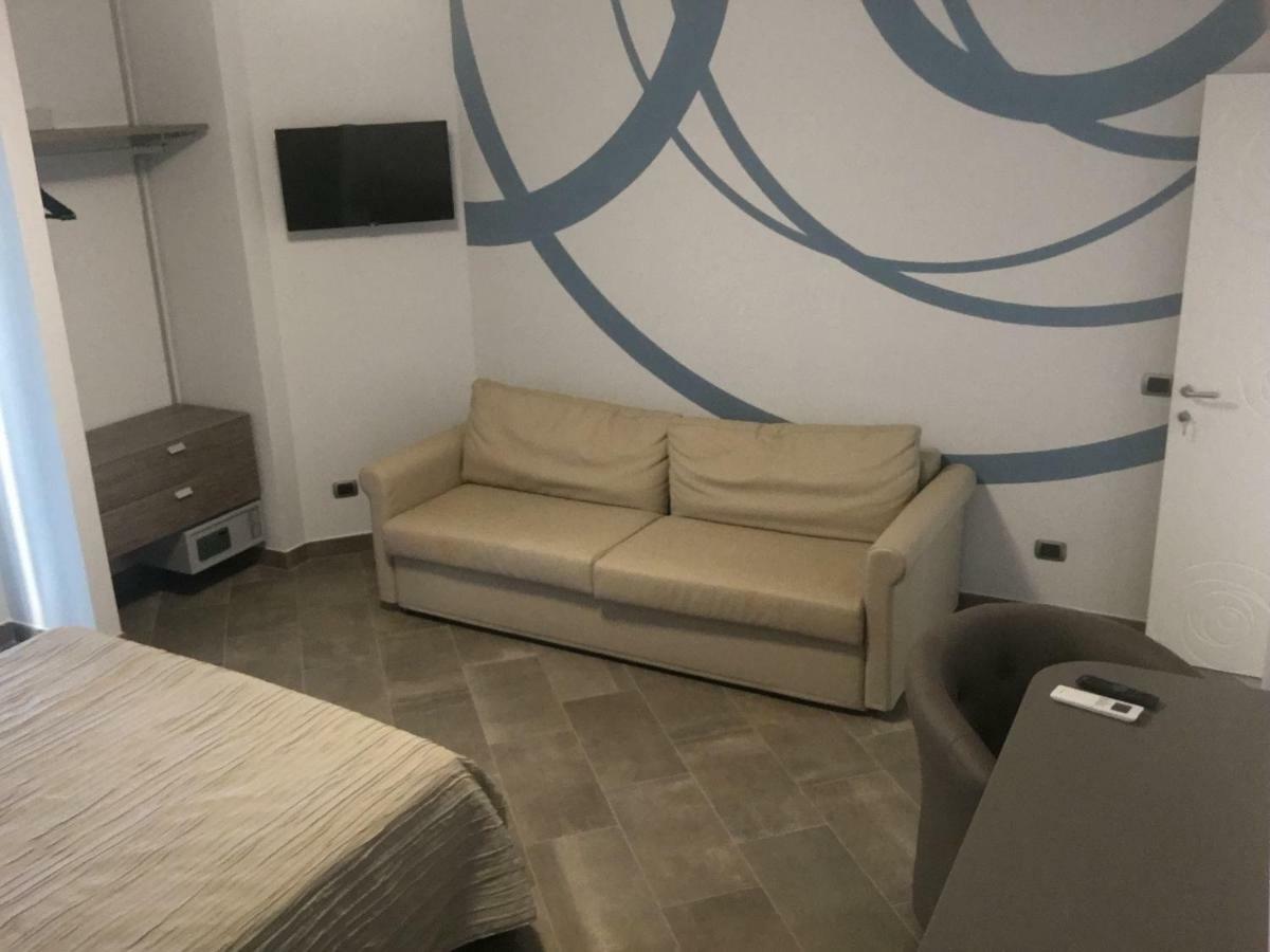 Le Divine Di Via Olivieri - Reception Via Xxv Aprile 5 Ξενοδοχείο Λεβάντο Εξωτερικό φωτογραφία